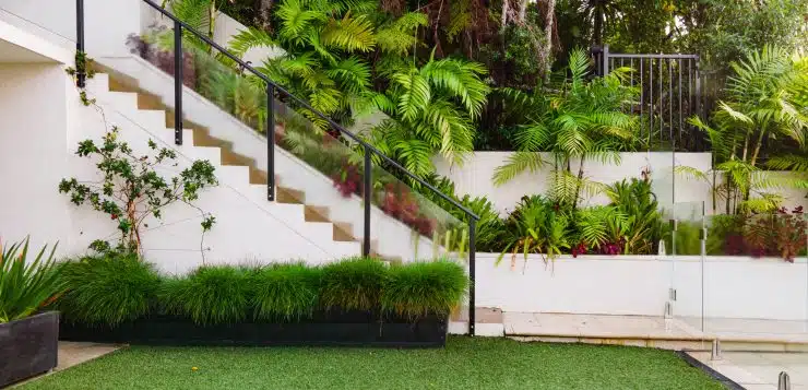 Quelle clôture installer pour sa bordure de jardin ?